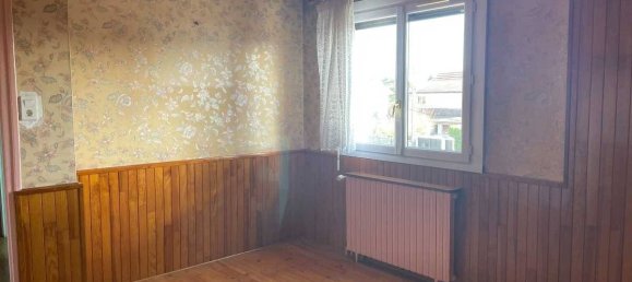 5 bedrooms House in Meyzieu, France No. 192066 7