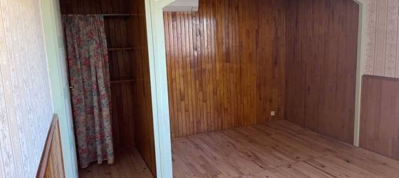 5 bedrooms House in Meyzieu, France No. 192066 8