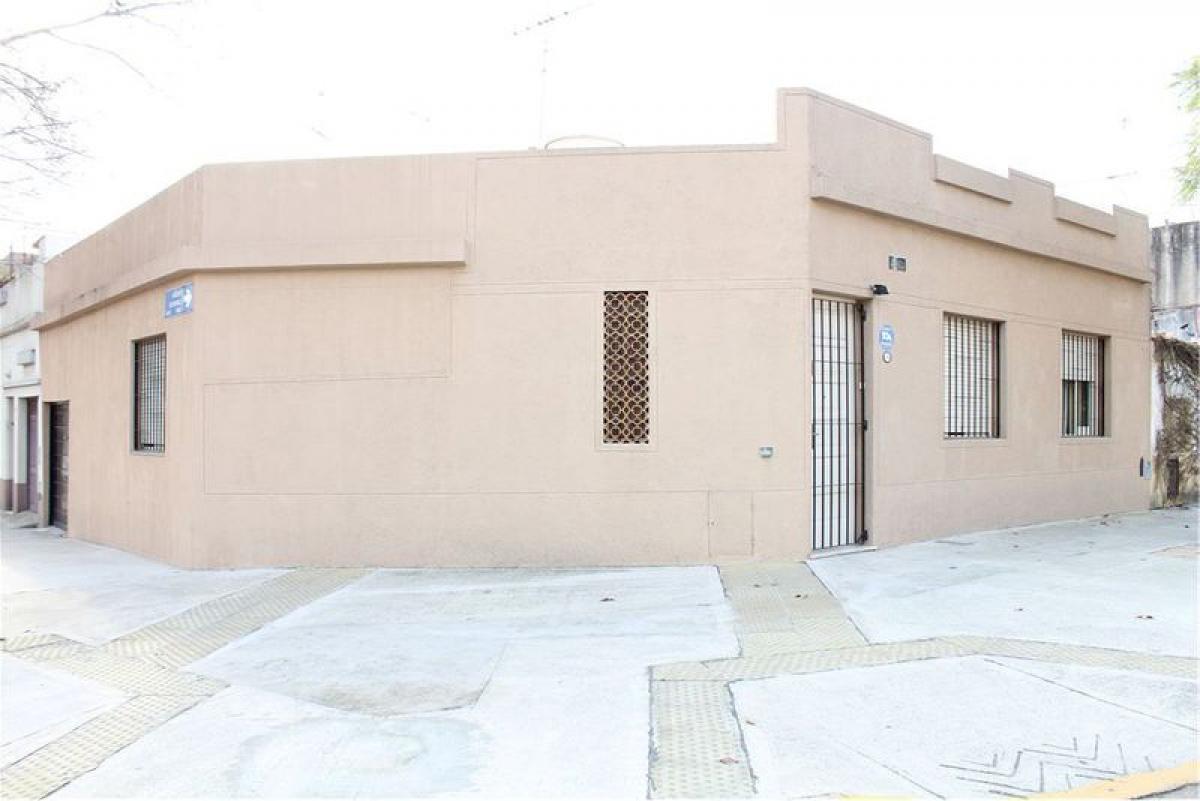 3 bedrooms House in Buenos Aires, Argentina No. 74533