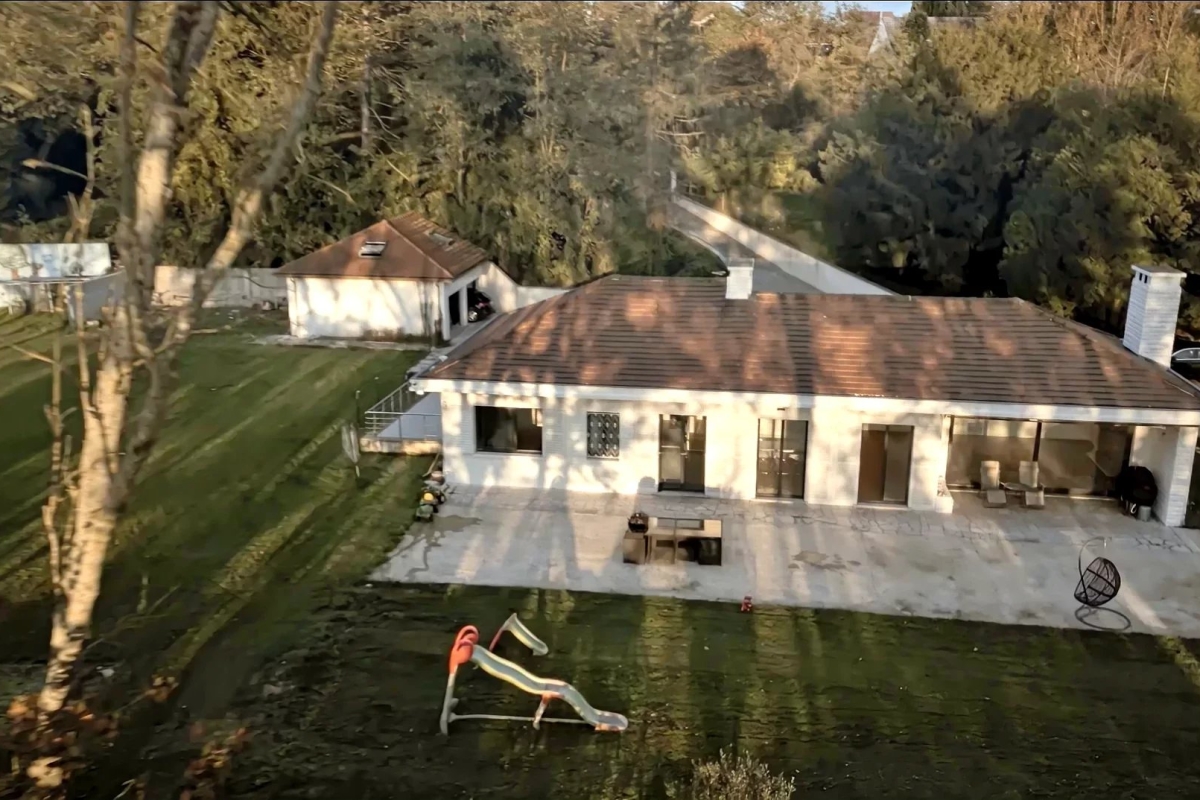 9-salle Maison à Mandres-les-Roses, France No. 138252