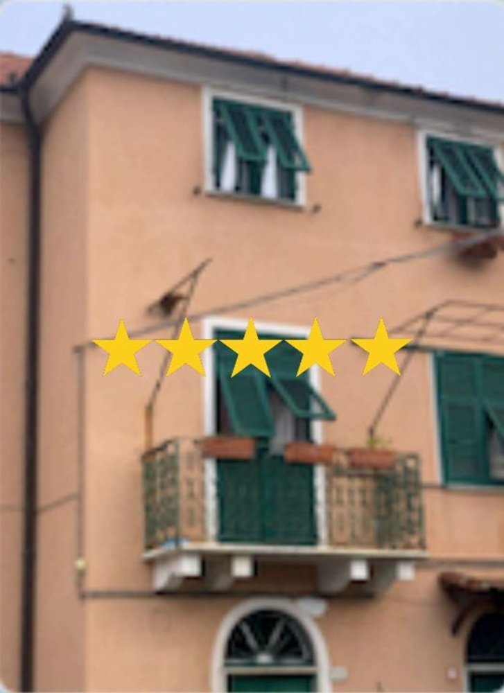 4 rooms Apartment in Genoa, Italy No. 187034