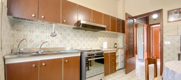 6 rooms Castles in Mogliano, Italy No. 102480 17