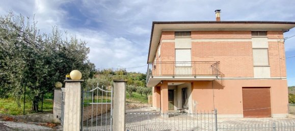 6 rooms Castles in Mogliano, Italy No. 102480 41