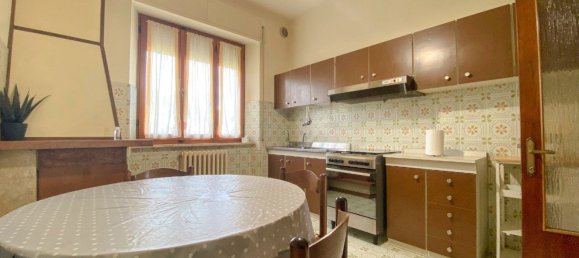 6 rooms Castles in Mogliano, Italy No. 102480 16