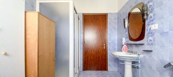 6 rooms Castles in Mogliano, Italy No. 102480 25