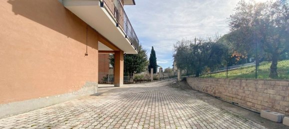 6 rooms Castles in Mogliano, Italy No. 102480 37