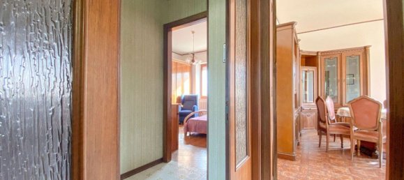 6 rooms Castles in Mogliano, Italy No. 102480 18