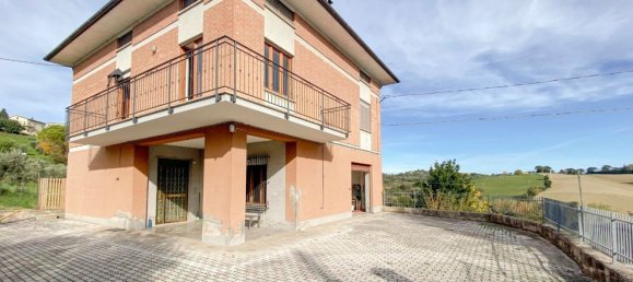 6 rooms Castles in Mogliano, Italy No. 102480 3