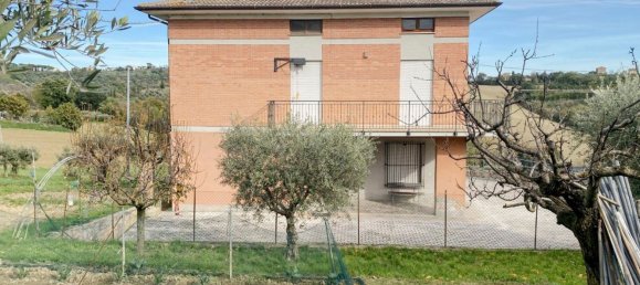 6 rooms Castles in Mogliano, Italy No. 102480 49