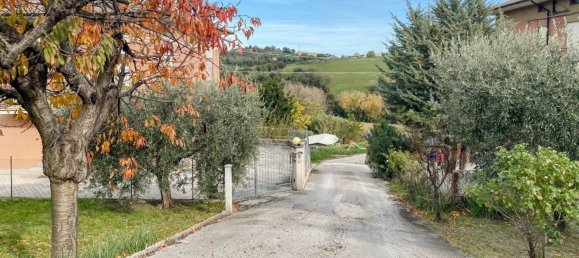 6 rooms Castles in Mogliano, Italy No. 102480 48