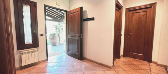 4 bedrooms Villa in Rome, Italy No. 114762 5