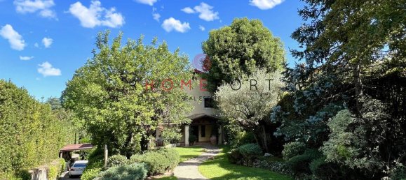4 bedrooms Villa in Rome, Italy No. 114762 2
