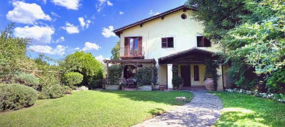 4 bedrooms Villa in Rome, Italy No. 114762 3