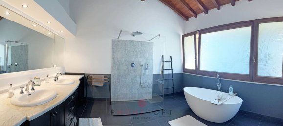 4 bedrooms Villa in Rome, Italy No. 114762 26