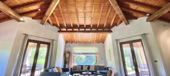 4 bedrooms Villa in Rome, Italy No. 114762 6