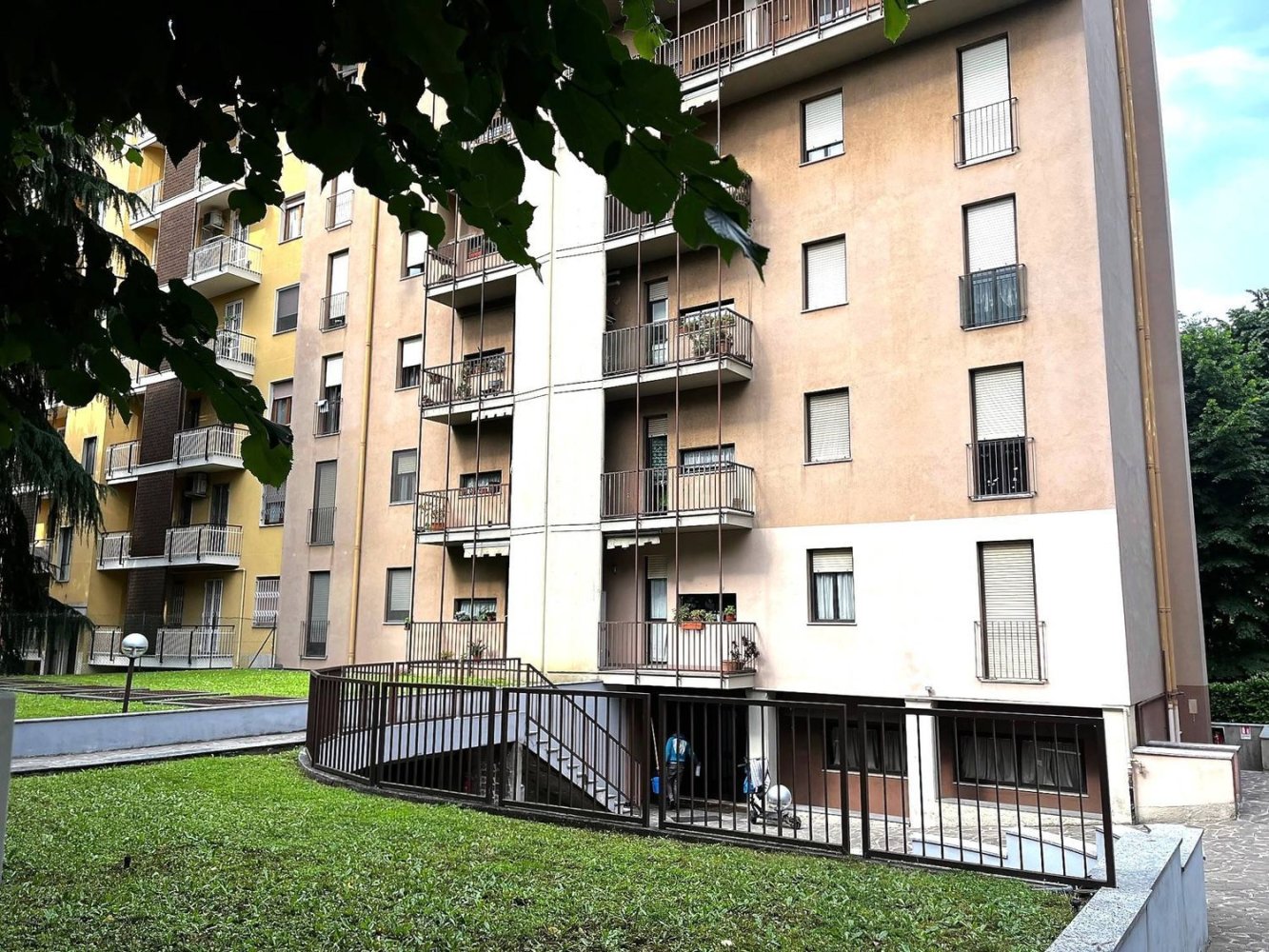 3 bedrooms Apartment in Cormano, Italy No. 394239