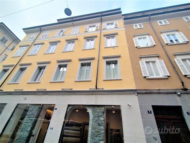 4 rooms Apartment in Trieste, Italy No. 251797