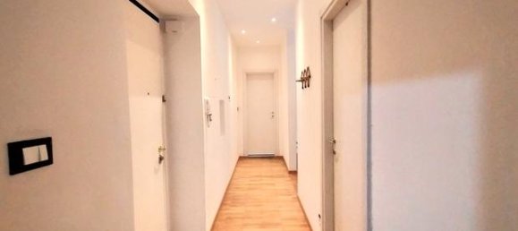 4 rooms Apartment in Trieste, Italy No. 251797 5
