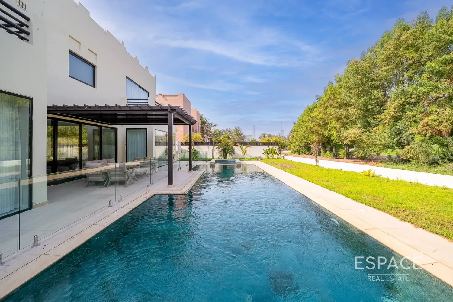 Vivenda T6 em The Lakes, UAE N.º 105953