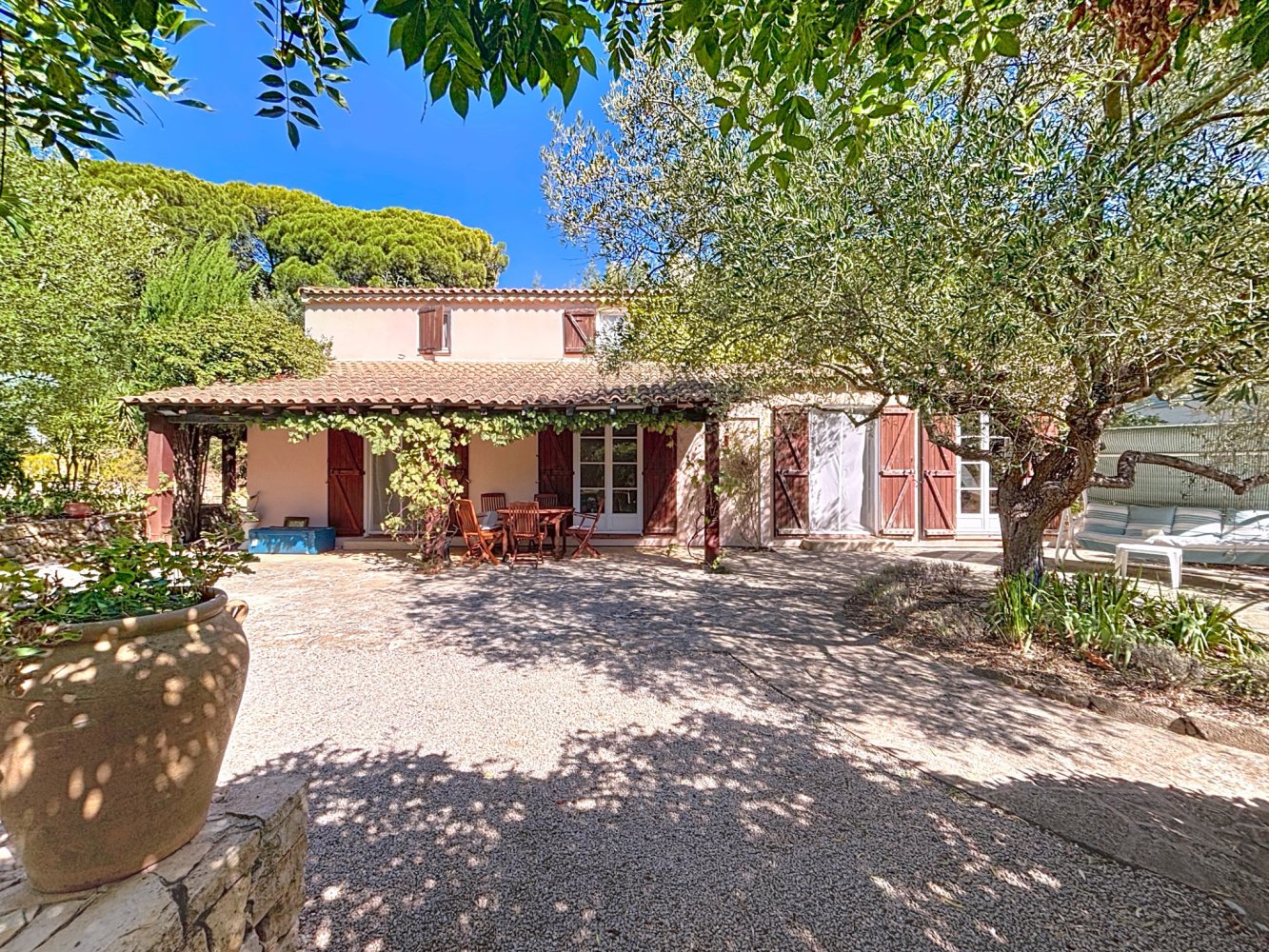 Villa de 4 dormitorios en Dordogne, France No. 322769