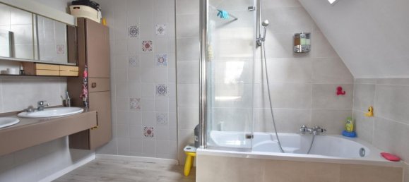 5 bedrooms House in Cast, France No. 206142 8