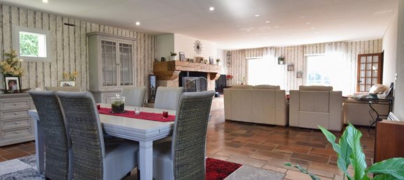 5 bedrooms House in Cast, France No. 206142 3