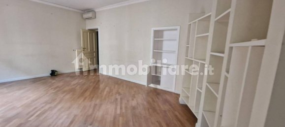 Квартира с 3 спальнями в Рим, Италия № 315150 15