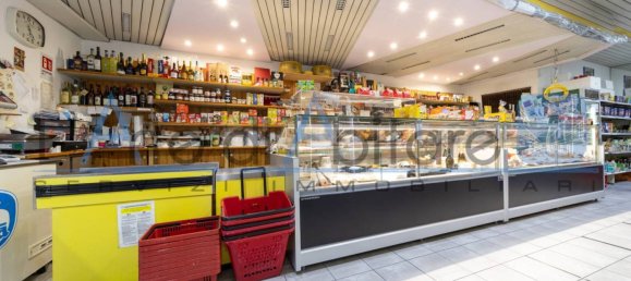 Коммерческая недвижимость с 1 комнатой в Римини, Италия № 96364 5