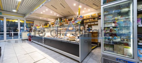 Коммерческая недвижимость с 1 комнатой в Римини, Италия № 96364 10