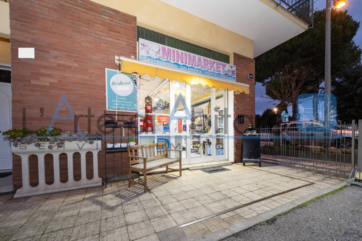 Коммерческая недвижимость с 1 комнатой в Римини, Италия № 96364