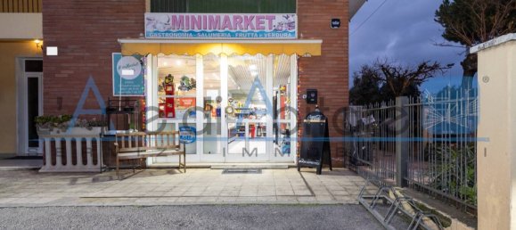 Коммерческая недвижимость с 1 комнатой в Римини, Италия № 96364 3