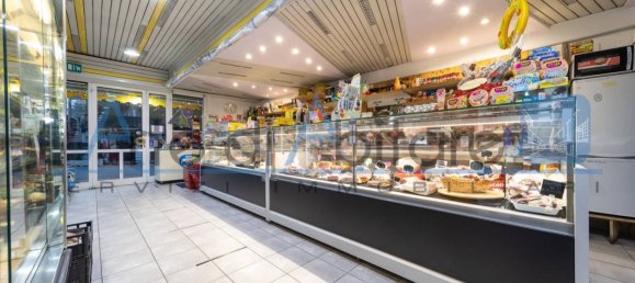 Коммерческая недвижимость с 1 комнатой в Римини, Италия № 96364 11