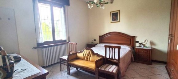 4 bedrooms Apartment in Santa Giuletta, Italy No. 360864 16