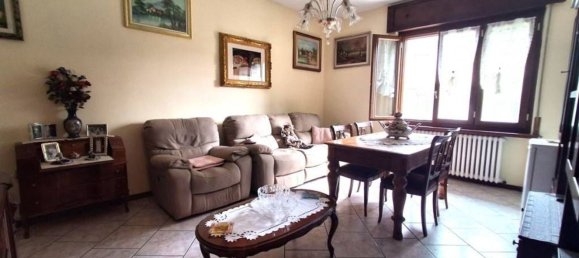 4 bedrooms Apartment in Santa Giuletta, Italy No. 360864 7