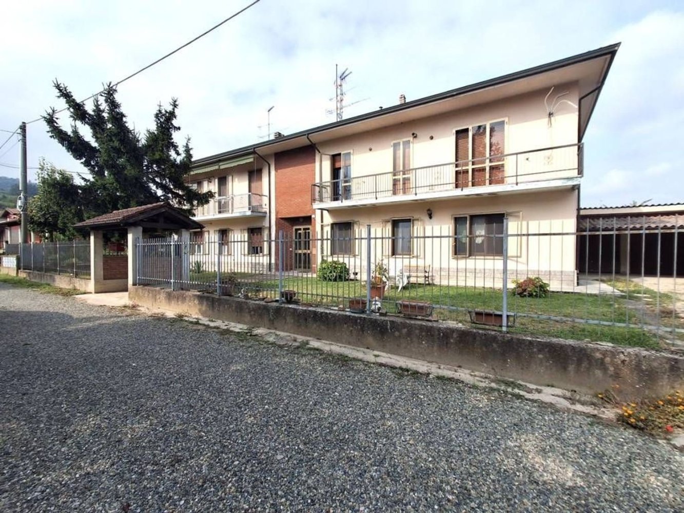 4 bedrooms Apartment in Santa Giuletta, Italy No. 360864