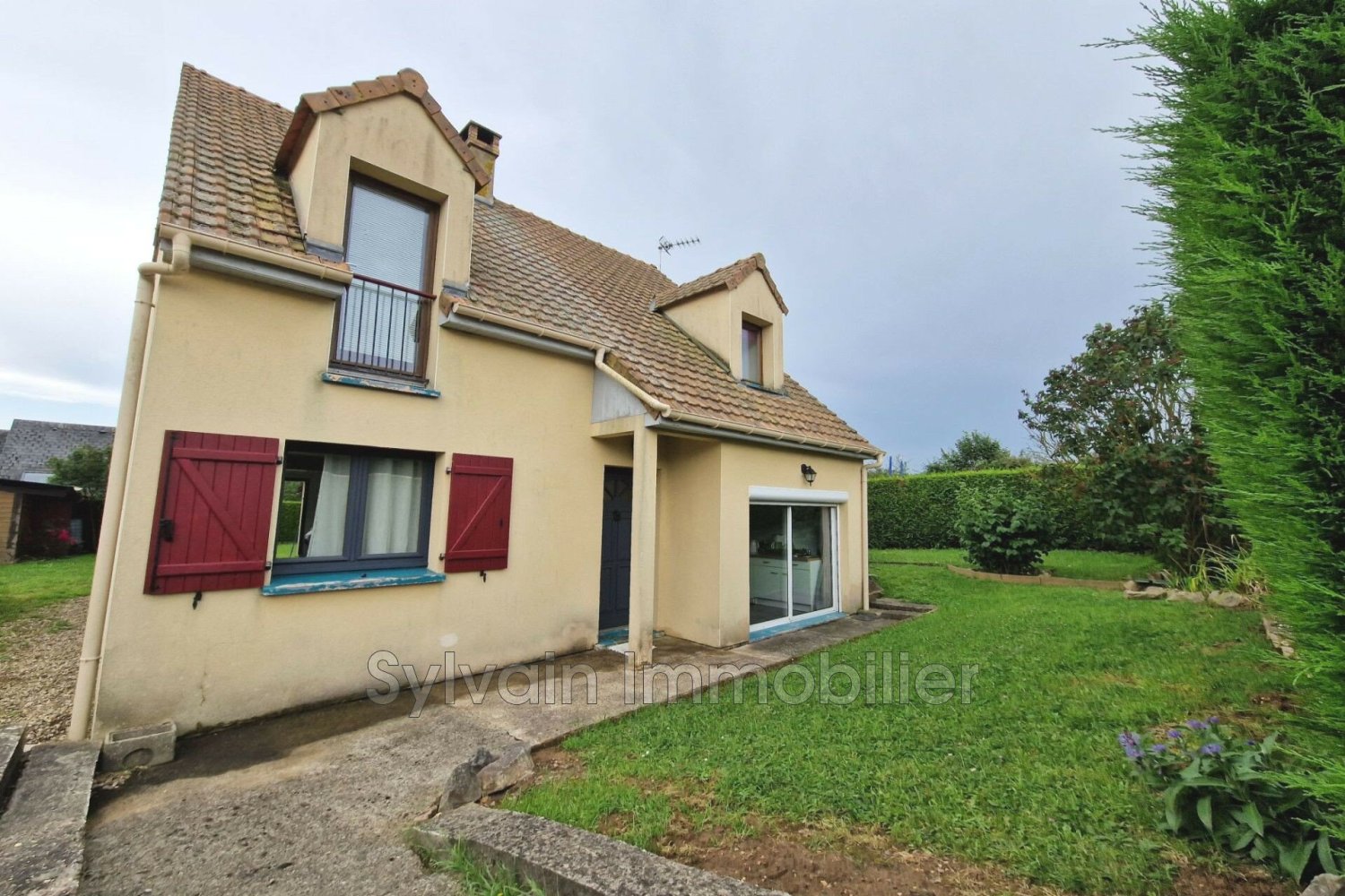 3 bedrooms House in Seine-Maritime, France No. 297308