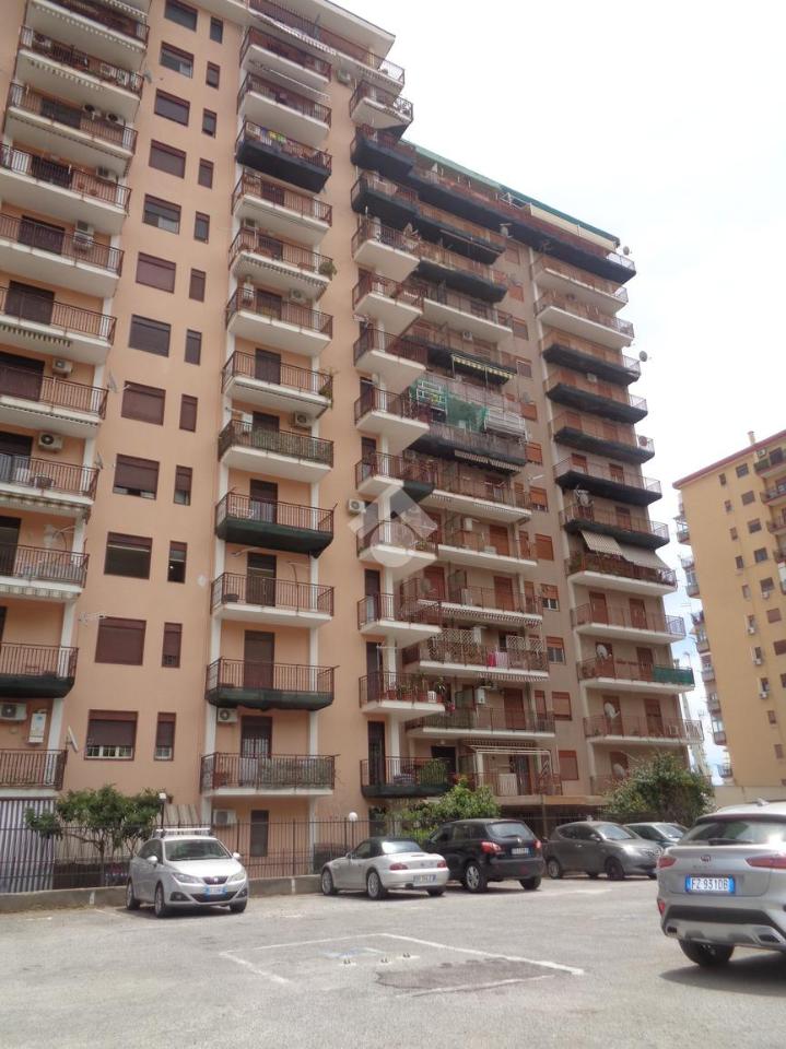 2 rooms Apartment in Palermo, Italy No. 73721