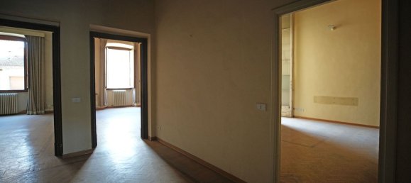 7 rooms Apartment in Pistoia, Italy No. 252274 11