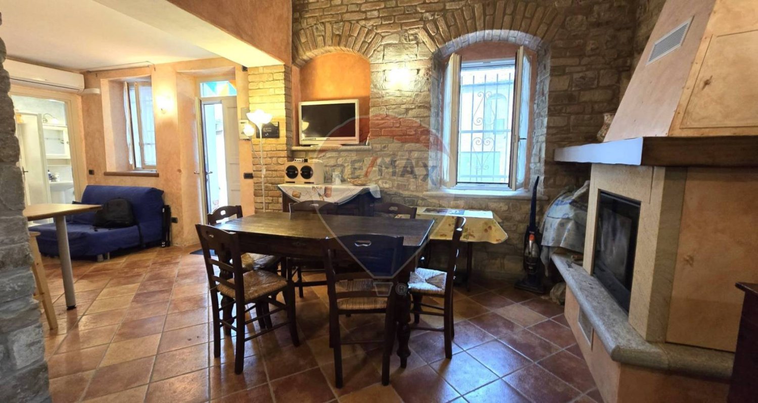 4 bedrooms House in Rovescala, Italy No. 121237