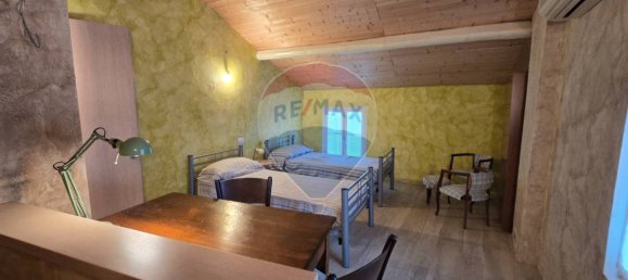 4 bedrooms House in Rovescala, Italy No. 121237 10