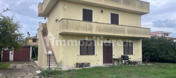 Apartamento de 3 dormitorios en Pomezia, Italy No. 78674 2