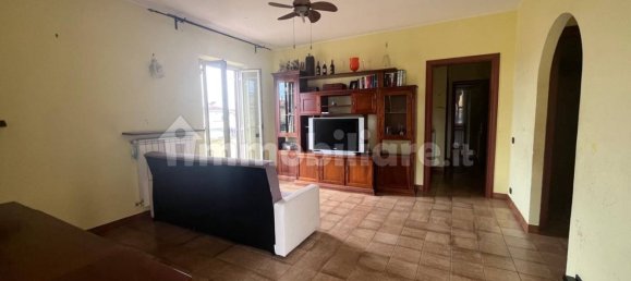 Apartamento de 3 dormitorios en Pomezia, Italy No. 78674 4
