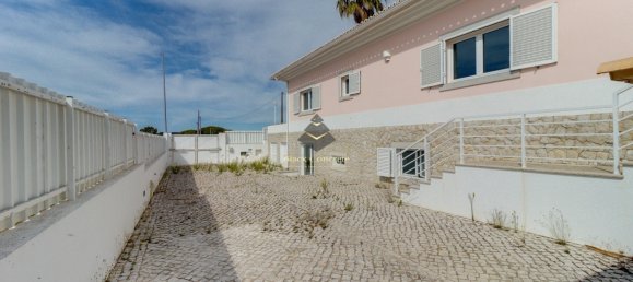 5 bedrooms Villa in Sesimbra, Portugal No. 115534 23