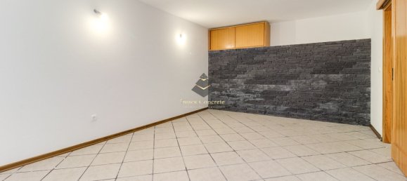 5 bedrooms Villa in Sesimbra, Portugal No. 115534 4