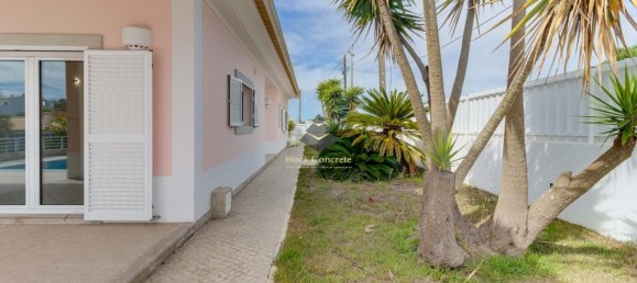 5 bedrooms Villa in Sesimbra, Portugal No. 115534 18