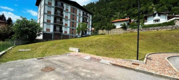 325m² Land in Malé, Italy No. 51237 2