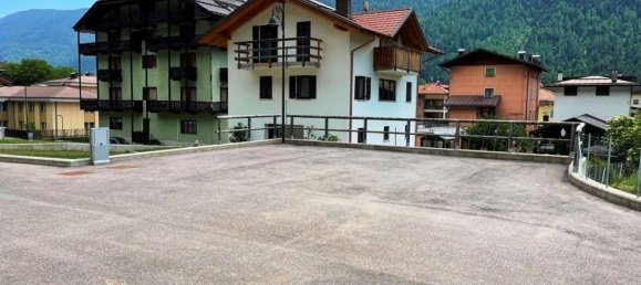 325m² Land in Malé, Italy No. 51237 8