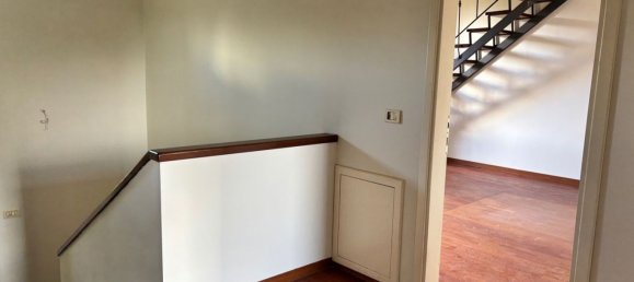 Casa de 6 divisões em Vinci, Italy N.º 16553 16