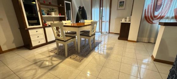 4 rooms Apartment in Empoli, Italy No. 150576 9