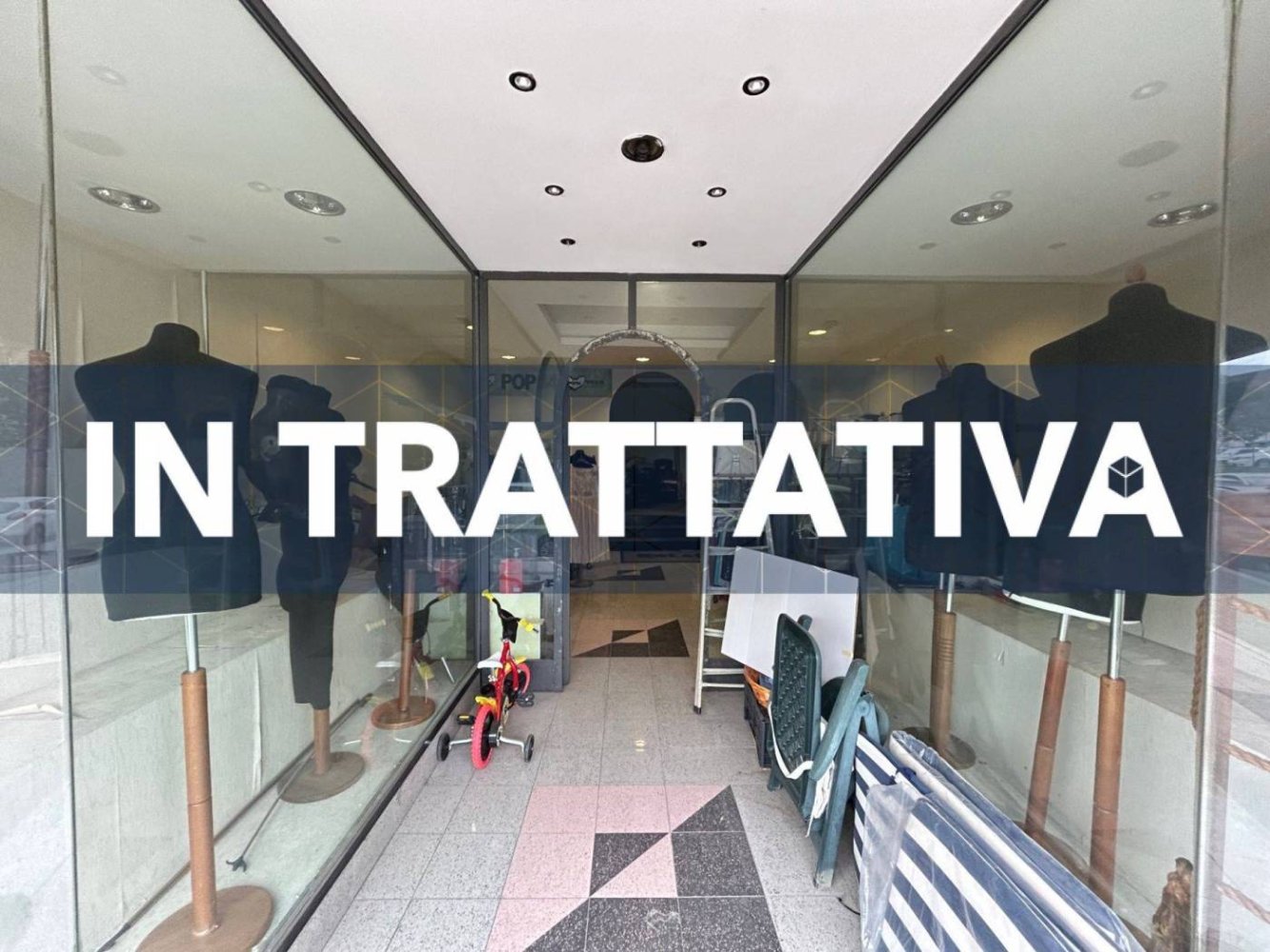 2 rooms Commercial property in Ciampino, Italy No. 18511